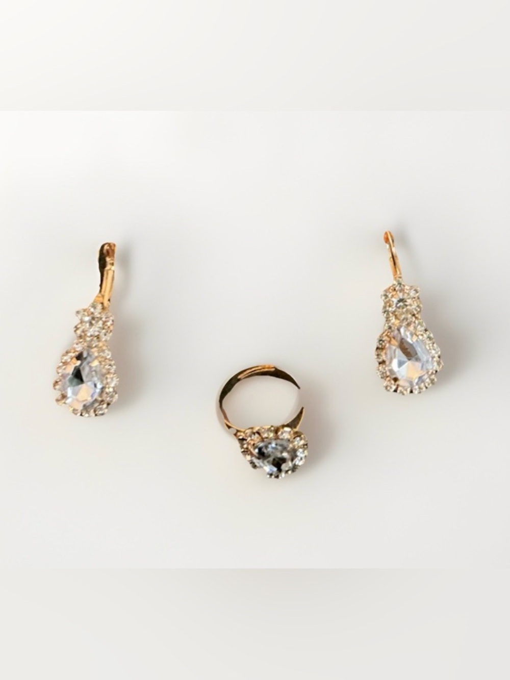 Jewelry Necklace Ring Two Pair Pierced Earrings Clear Stones Rhinestones 4 Piece